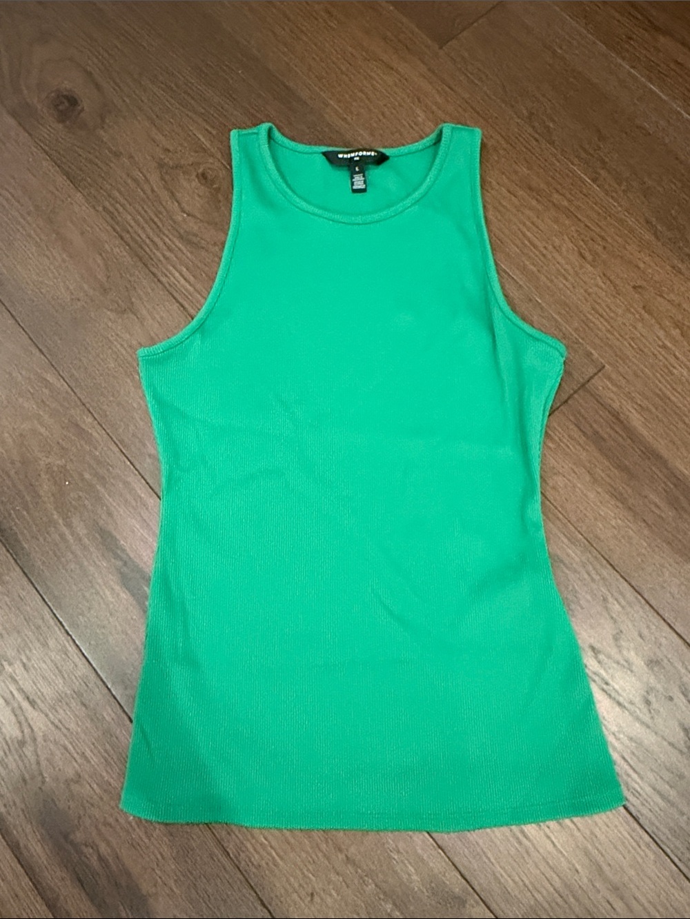 White House Black Market Bright FORME Green Ribbed Tank Size Large - C4-099